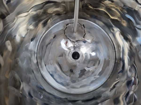 109L heat-/coolable stainless steel mixing tank with insulation and dissolver