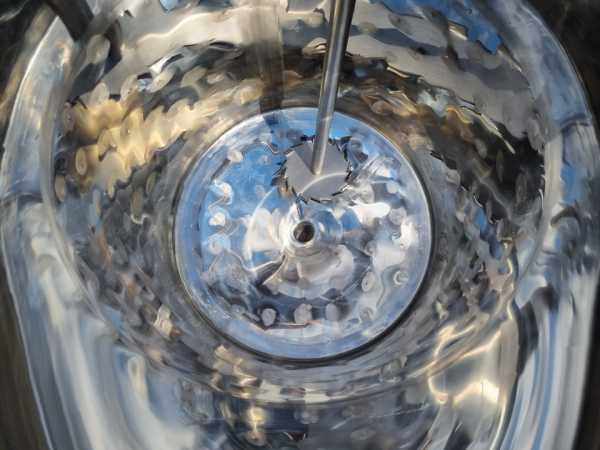 337L heat-/coolable stainless steel mixing tank with insulation and dissolver