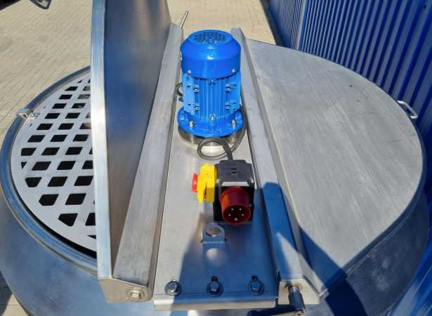 1150L electrically heated stainless steel vessel with insulation and dissolver