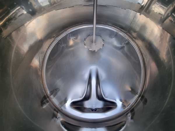 1000L heat-/coolable stainless steel tank with thermoplate and dissolver