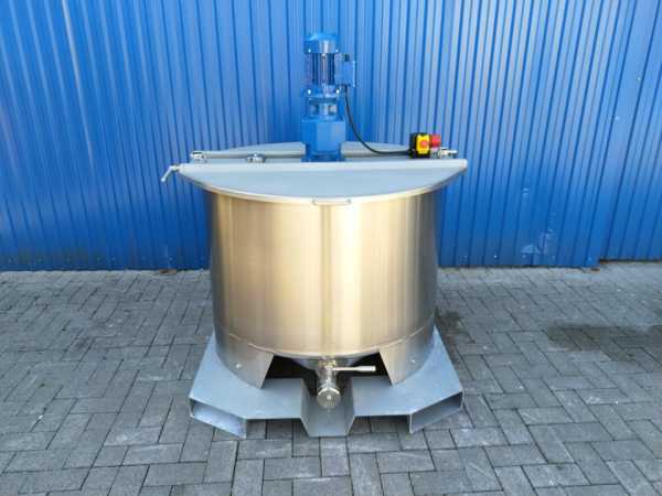 653L  stainless steel transport vessel with anchor agitator