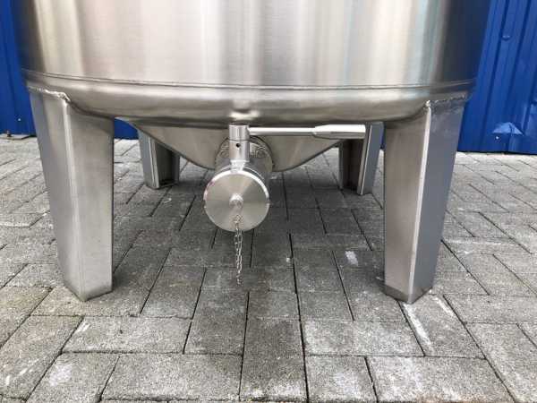 1533L stainless steel mixing vessel with propellermixer