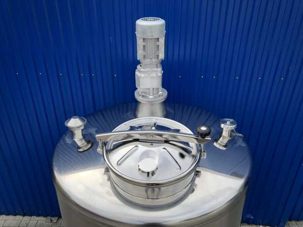 1533L Edelstahlbehälter mit Balkenrührwerk