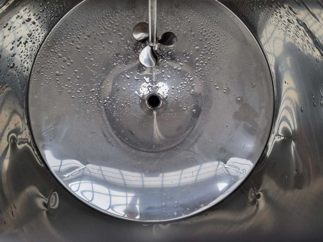 221L stainless steel mixing tank with propeller mixer