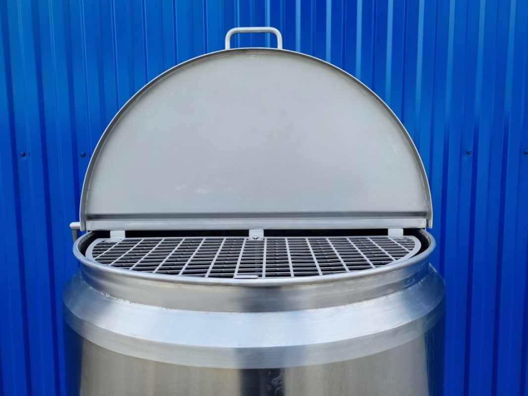 337L heat-/coolable stainless steel mixing tank with insulation and dissolver