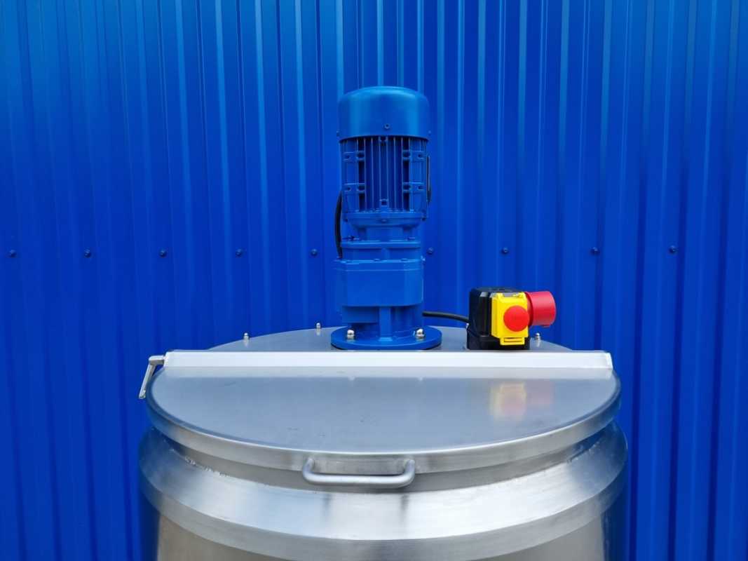 337L heat-/coolable stainless steel mixing tank with insulation and paddle agitator