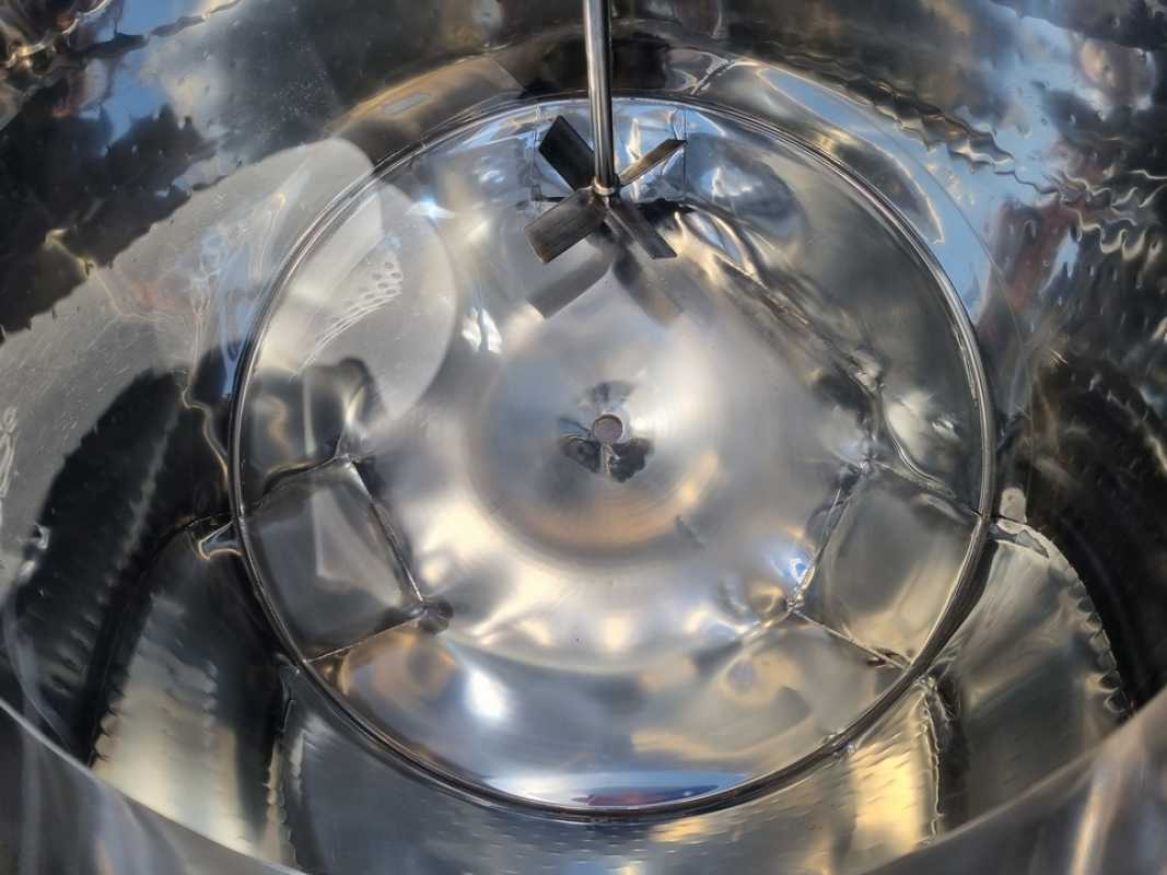 1233L heiz-/kühlbarer Edelstahlbehälter mit Termoplate und Balkenrührwerk