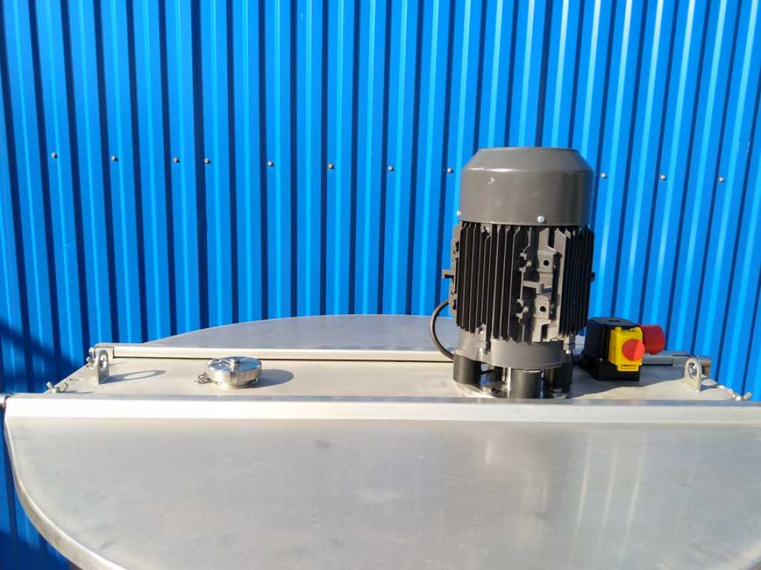 1224L stainless steel transport vessel with propeller mixer