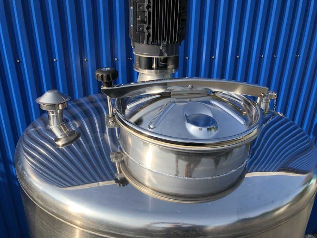 1305L stainless steel tank with dissolver