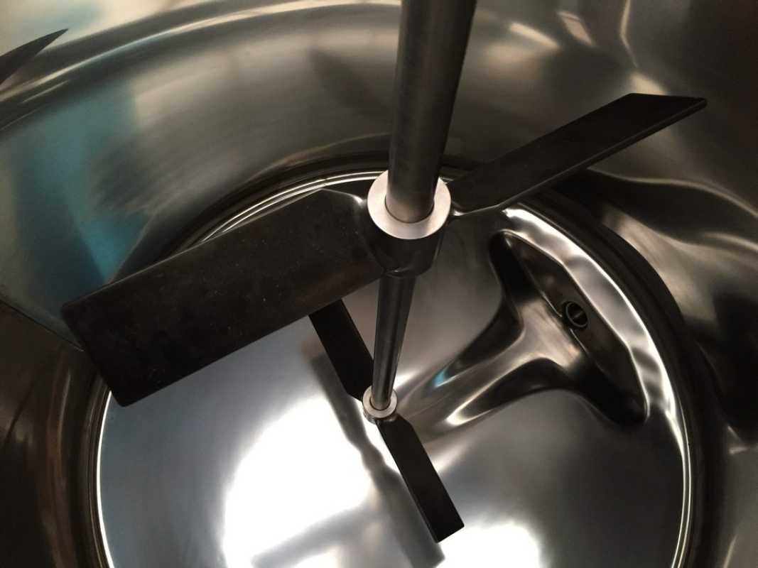 1305L Edelstahlbehälter mit Thermoplate und Balkenrührwerk
