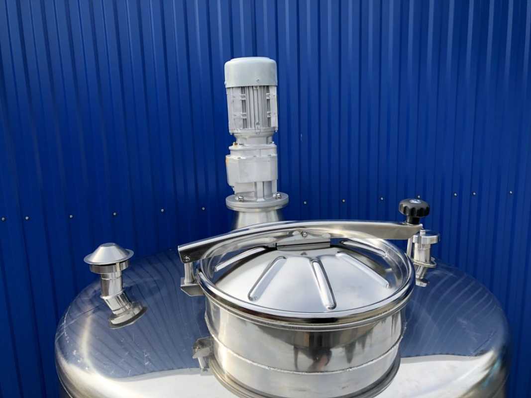 1533L Edelstahlbehälter mit Thermoplate und Balkenrührwerk