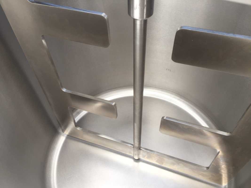 152L electrically heated stainless steel mixing tank with digital control unit and anchor agitator